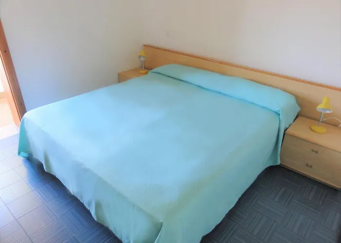 Charming Two-storey Flat 别墅 *